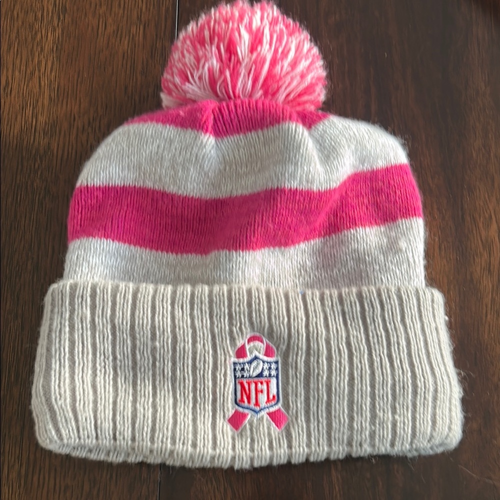 New England patriots Pink and Gray Beanie with Pom-Pom - Picture 2 of 3